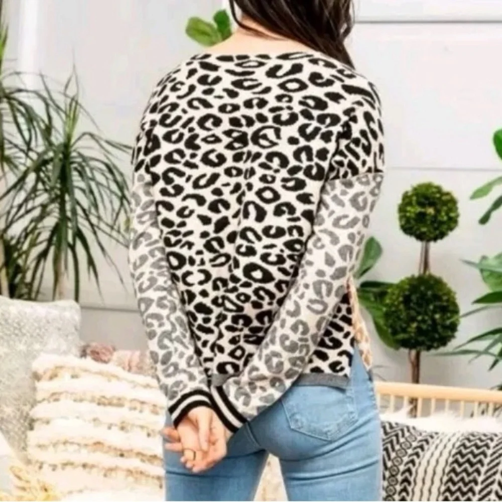 Anthroplogie THML Leopard Print Sweater with Gray Sleeves Artsy Drop Shoulders L